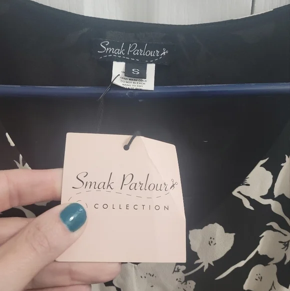 NWT Smak Parlour Lead Like A Girl Fit & Flare V-Neck Pleated Dress - Picture 7 of 15